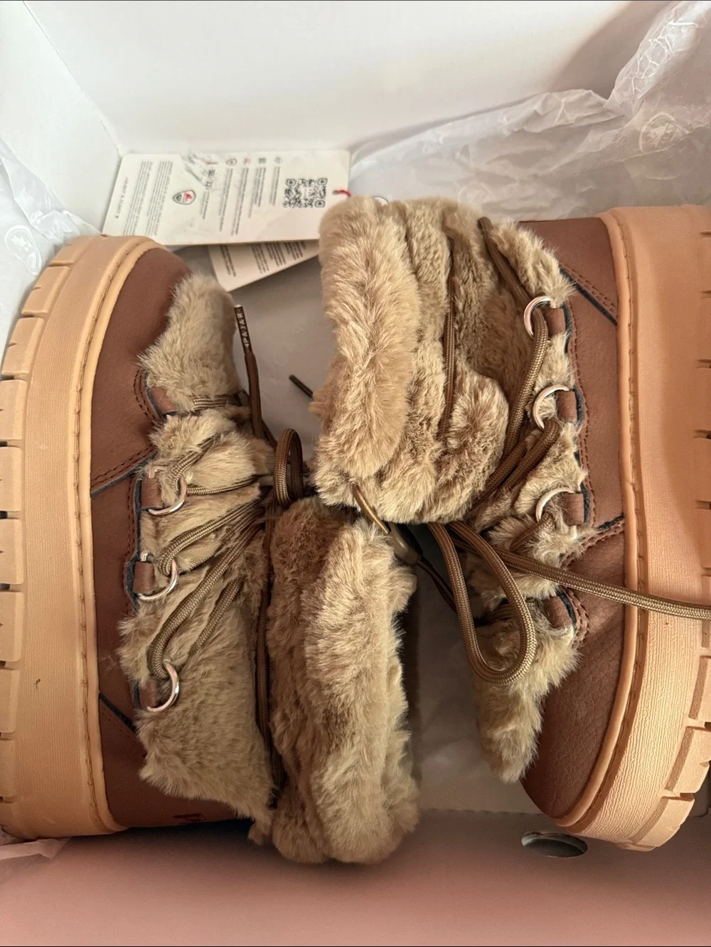 Pajar Cyra Women’s Taupe/Dark Brown Lace-Up Winter Boots